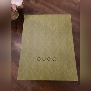 Gucci box